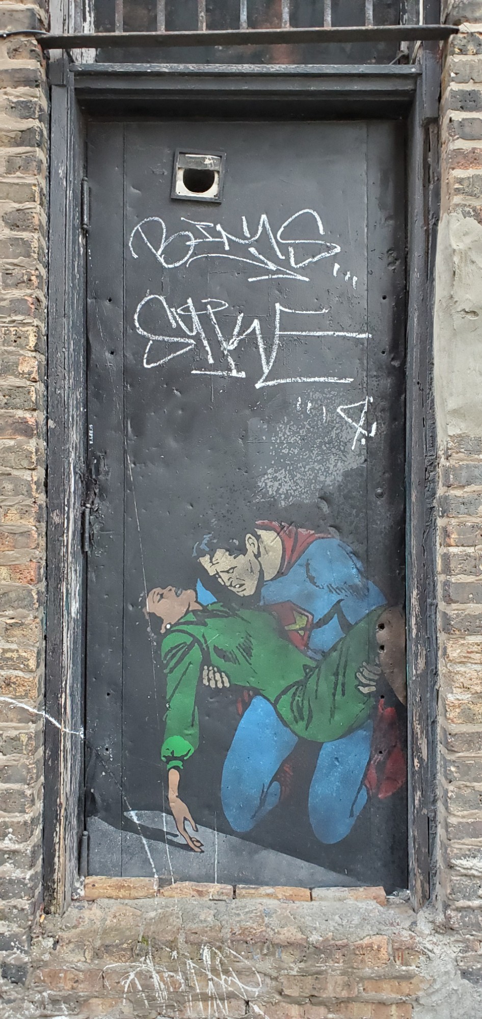 mural in Chicago by artist E.LEE. Tagged: Superman