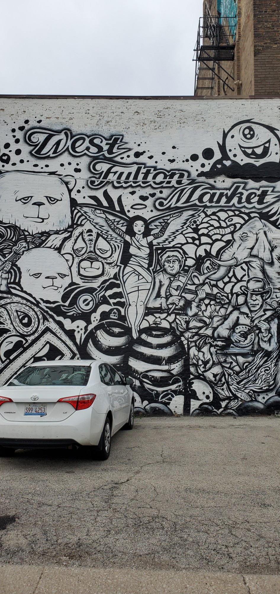 mural in Chicago by artist The Bear Champ.