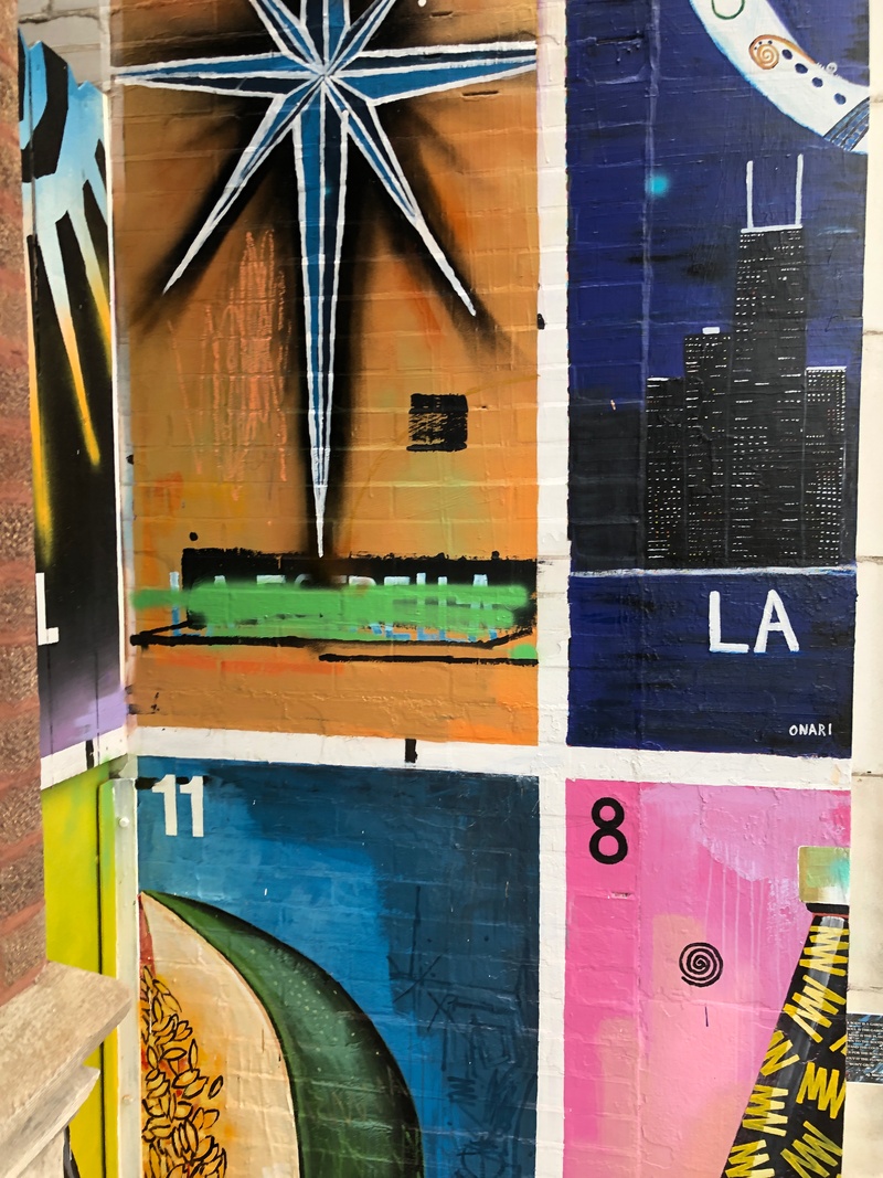 mural in Chicago by artist unknown.