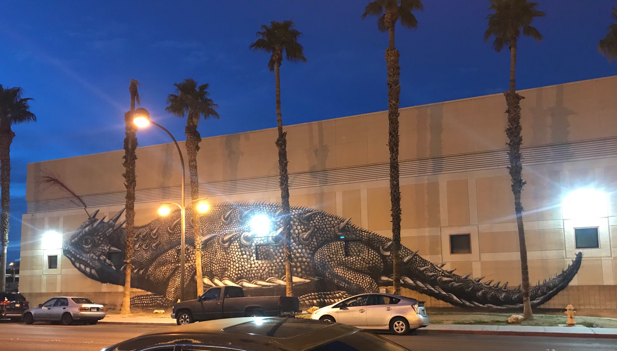 mural in Las Vegas by artist ROA. Tagged: animals