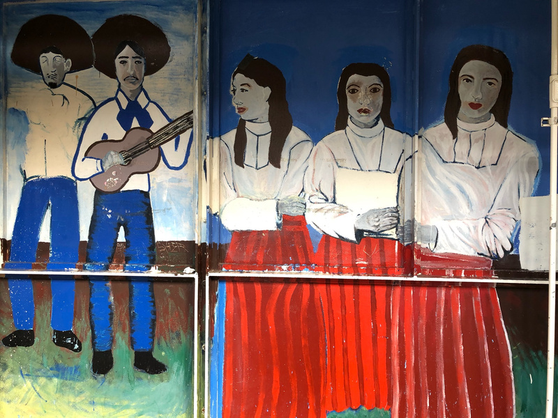 mural in Chicago by artist unknown.