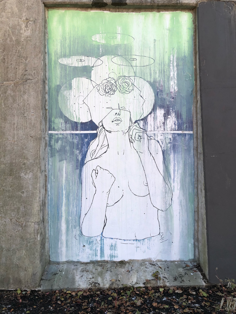 mural in Chicago by artist unknown.