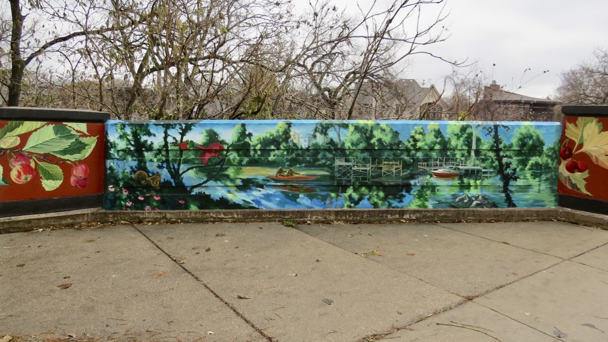 mural in Chicago by artist unknown.