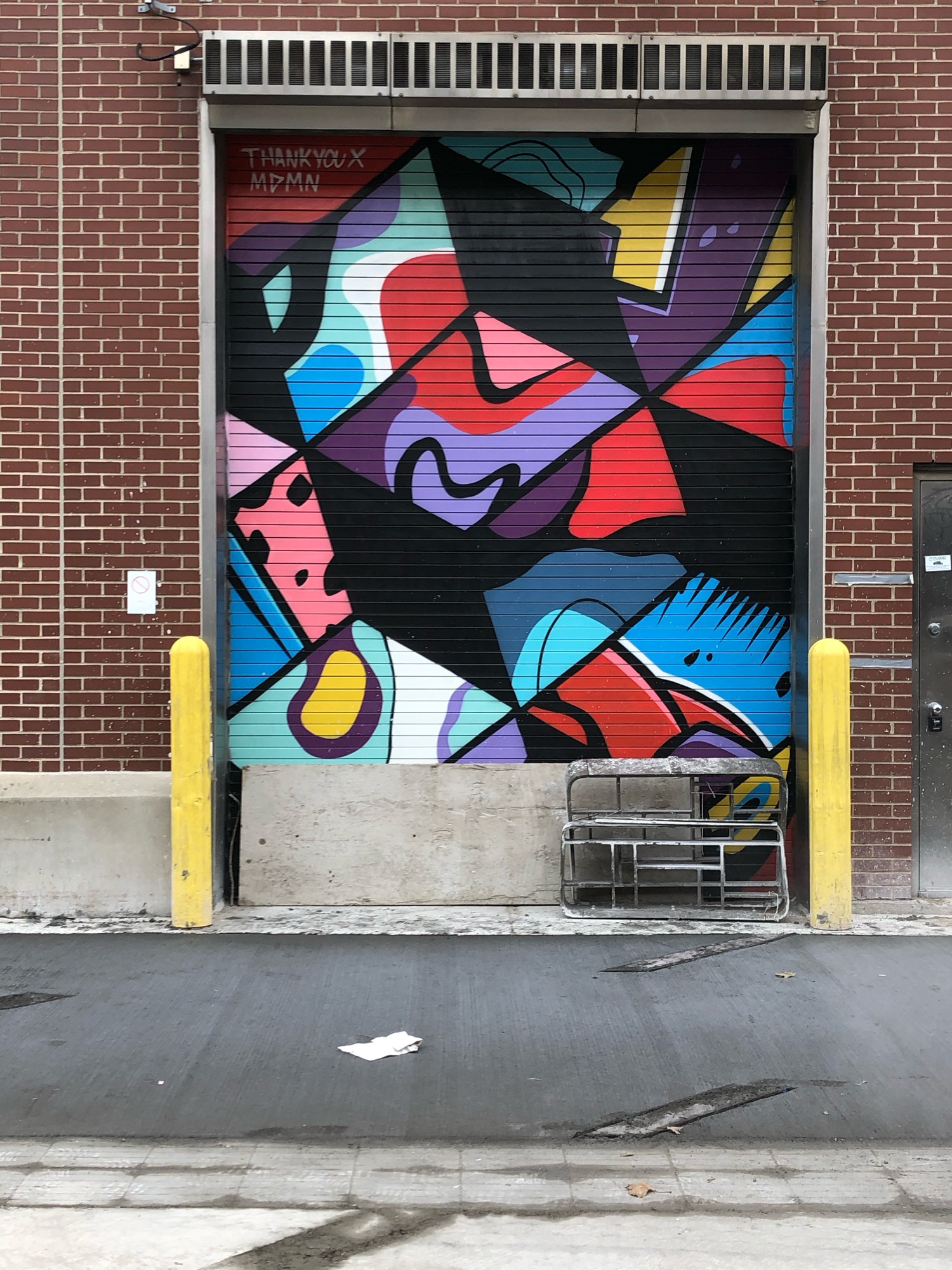 mural in Chicago by artist MDMN.