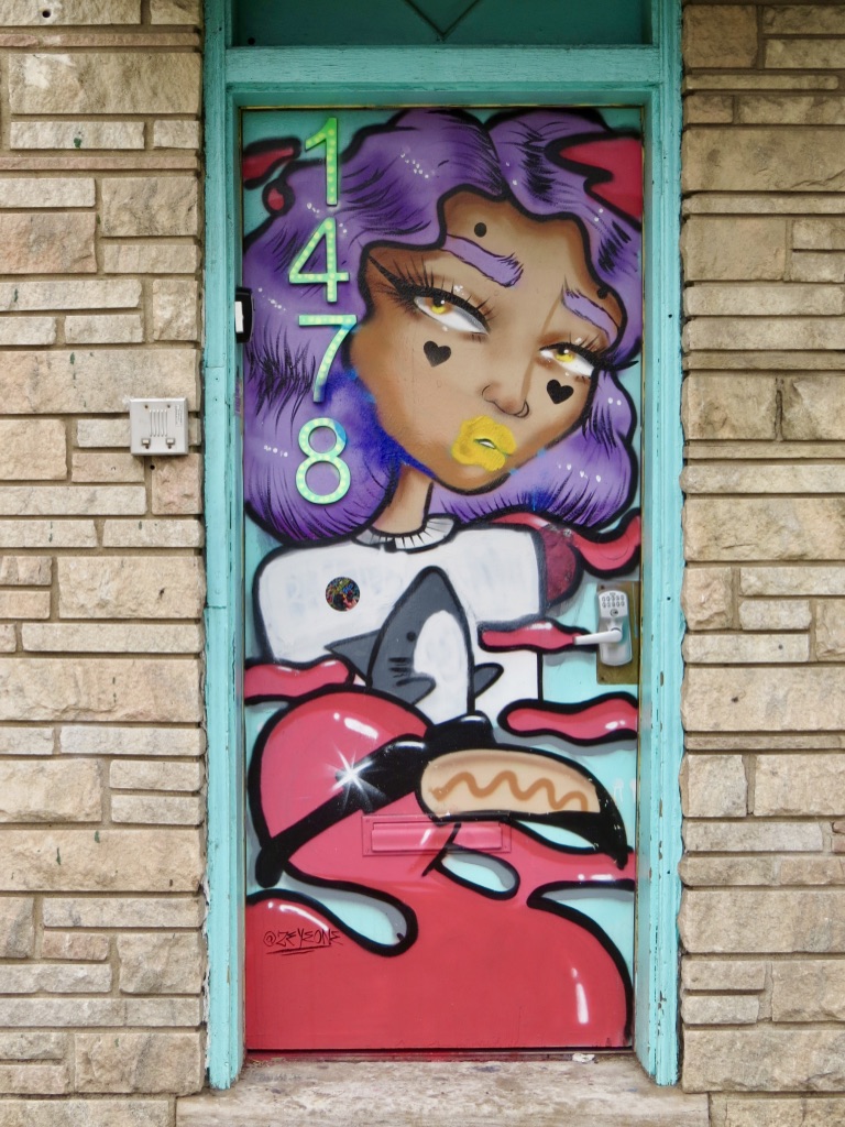 mural in Chicago by artist Zeye One.