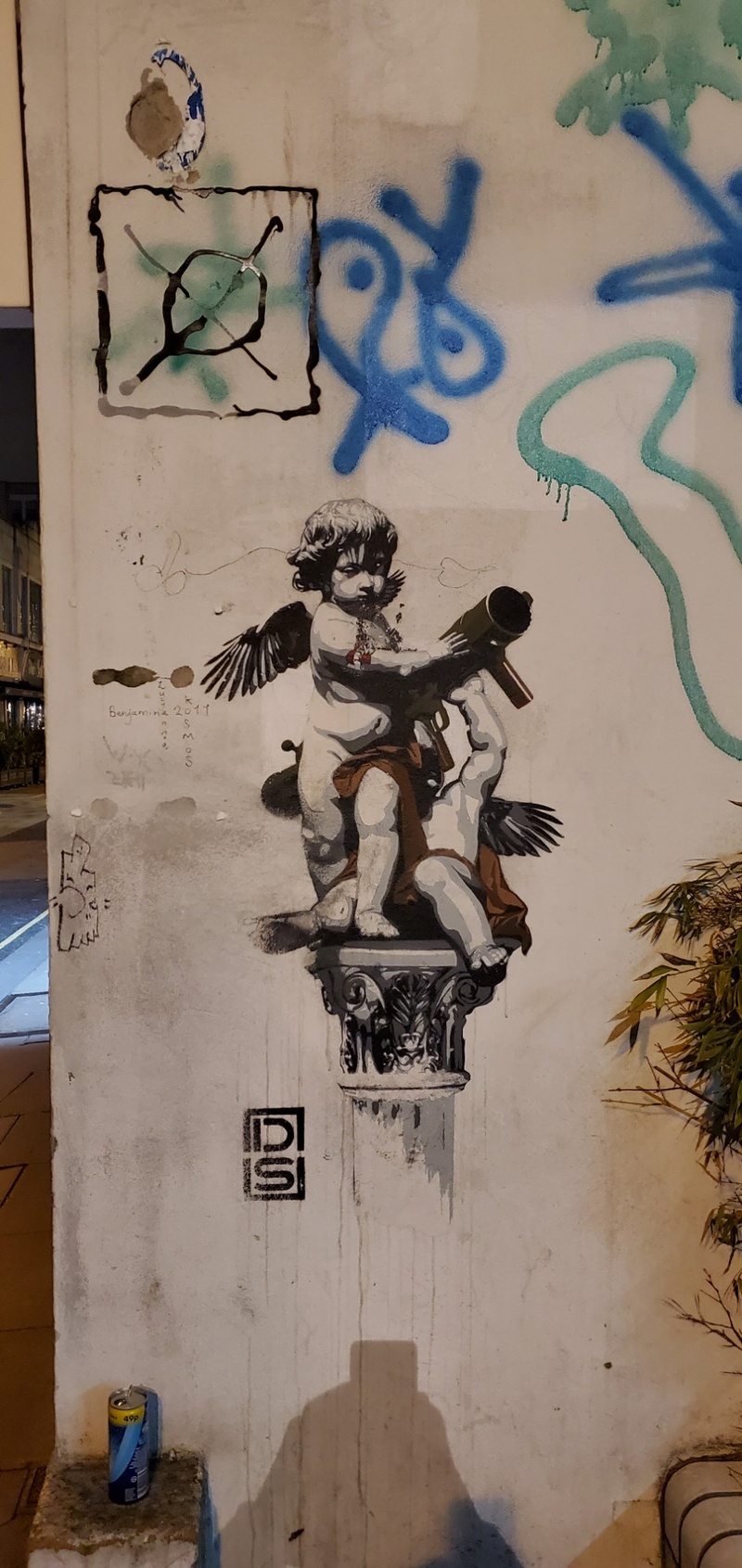 mural in London by artist DS.