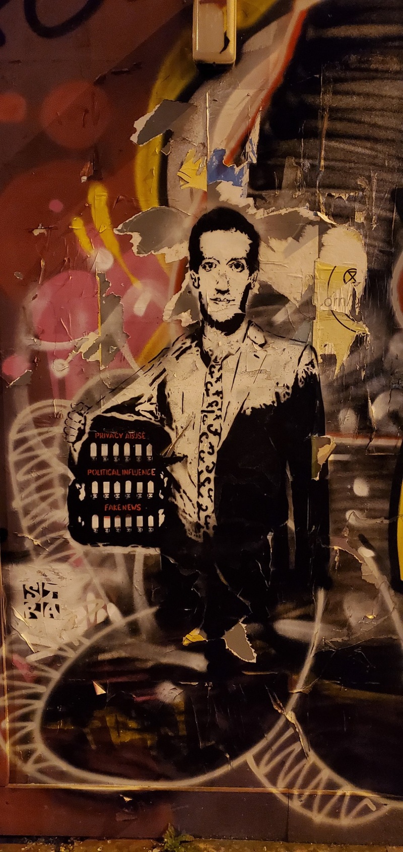 mural in London by artist unknown.