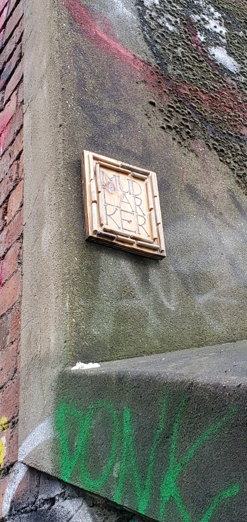 mural in London by artist unknown.