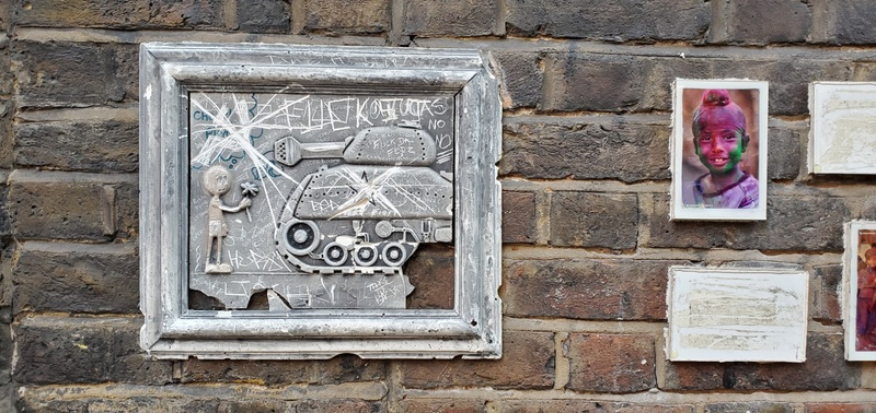 mural in London by artist unknown.