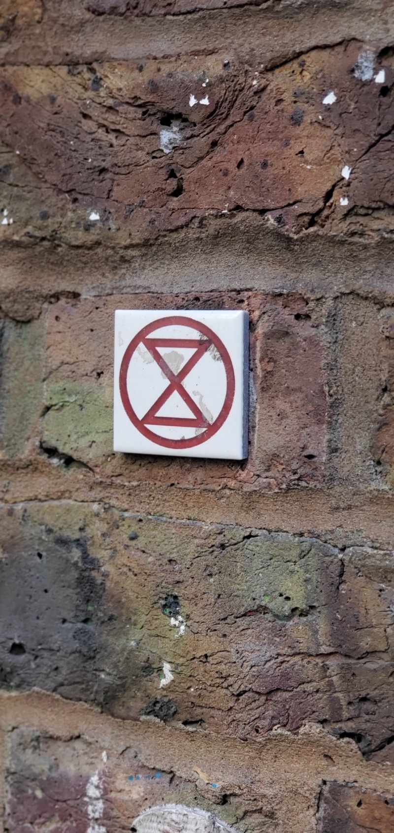 mural in London by artist unknown.