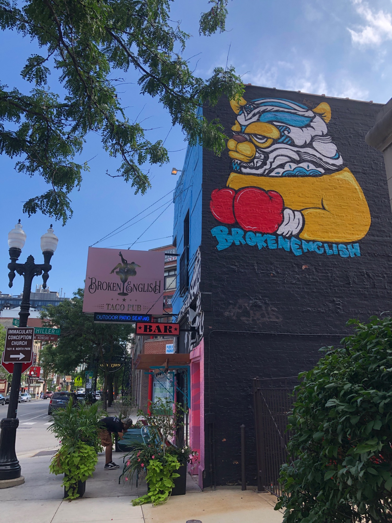 mural in Chicago by artist The Bear Champ.