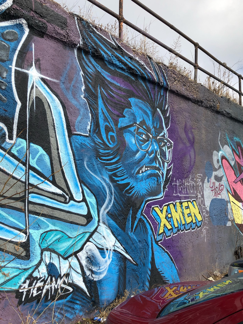 mural in Chicago by artist unknown.