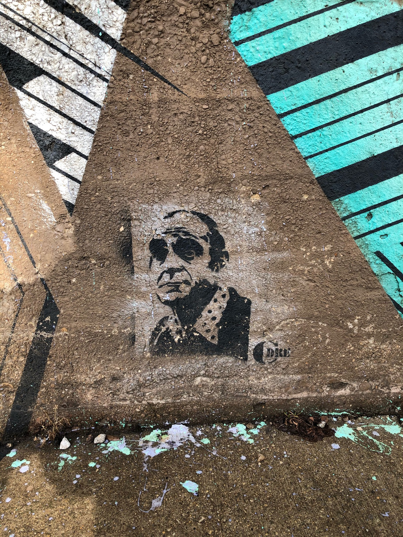 mural in Chicago by artist unknown.