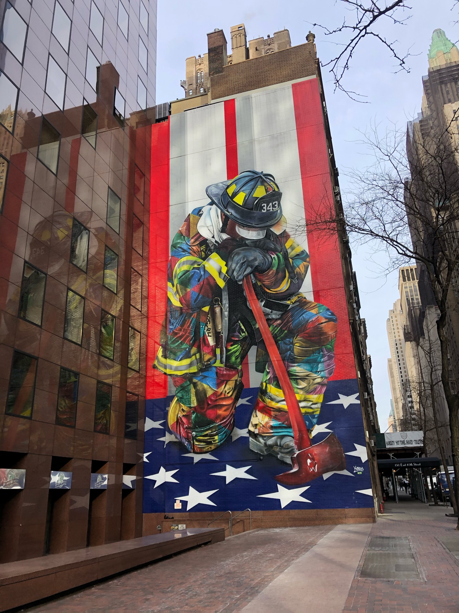 mural in New York by artist Eduardo Kobra.