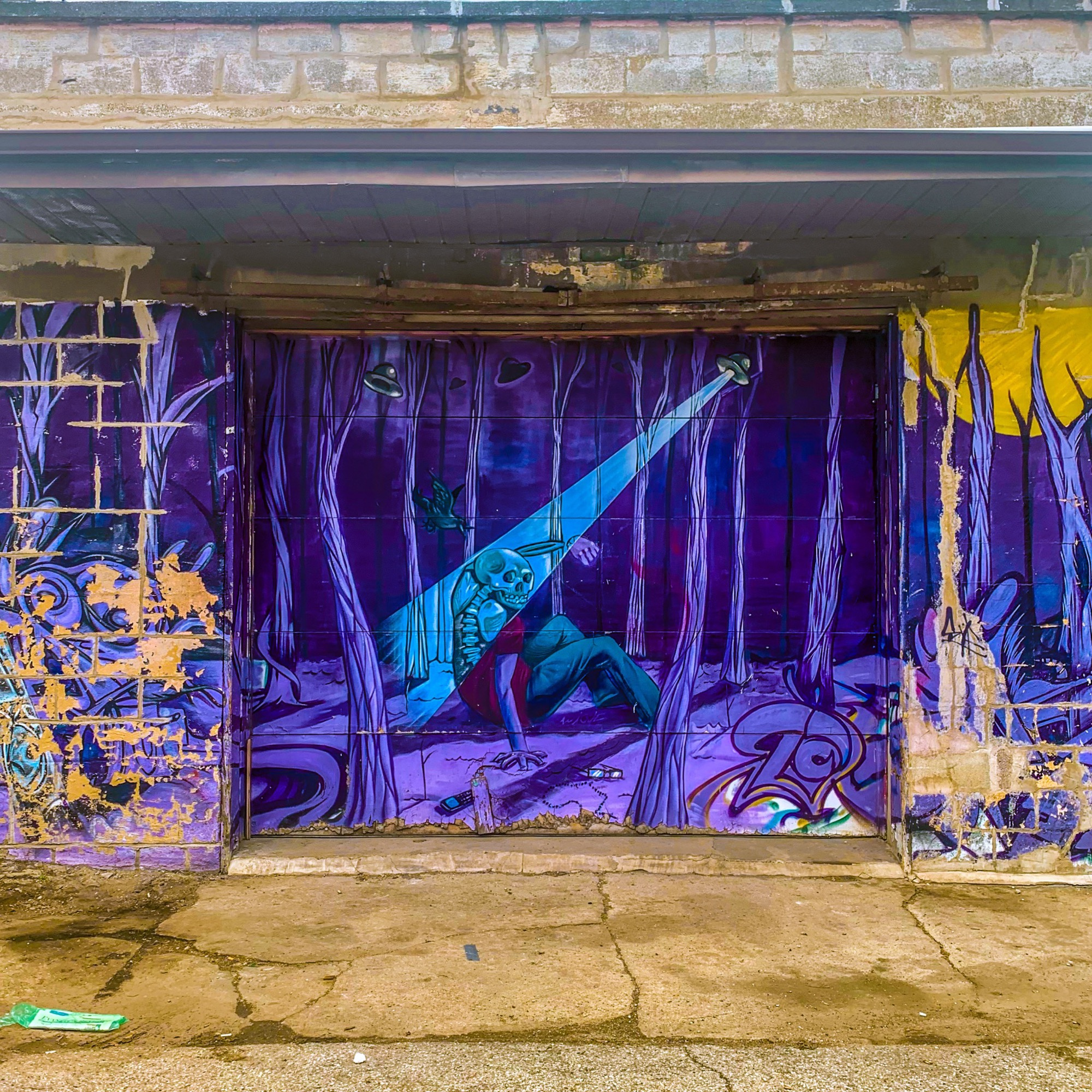 mural in Chicago by artist unknown.