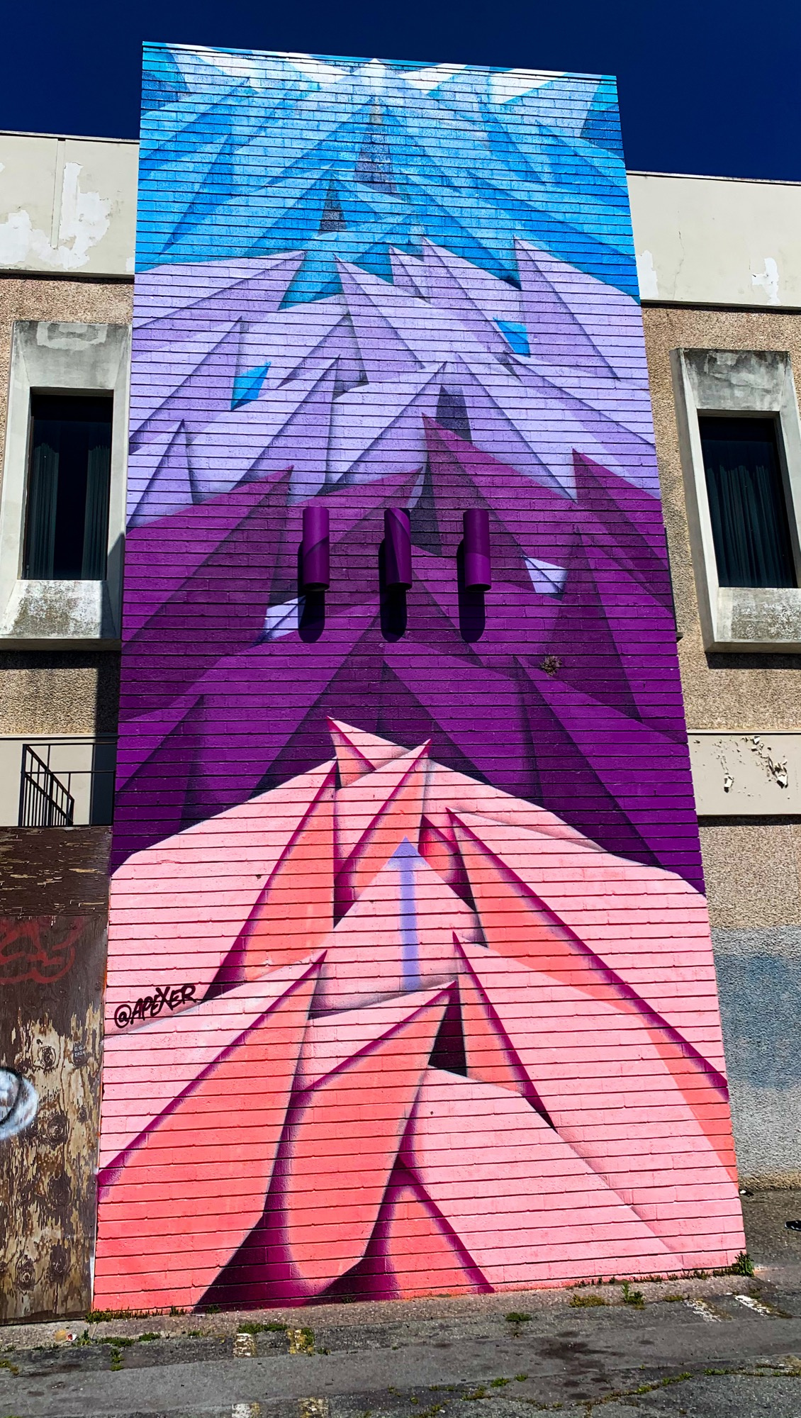 mural in San Jose by artist APEXER.