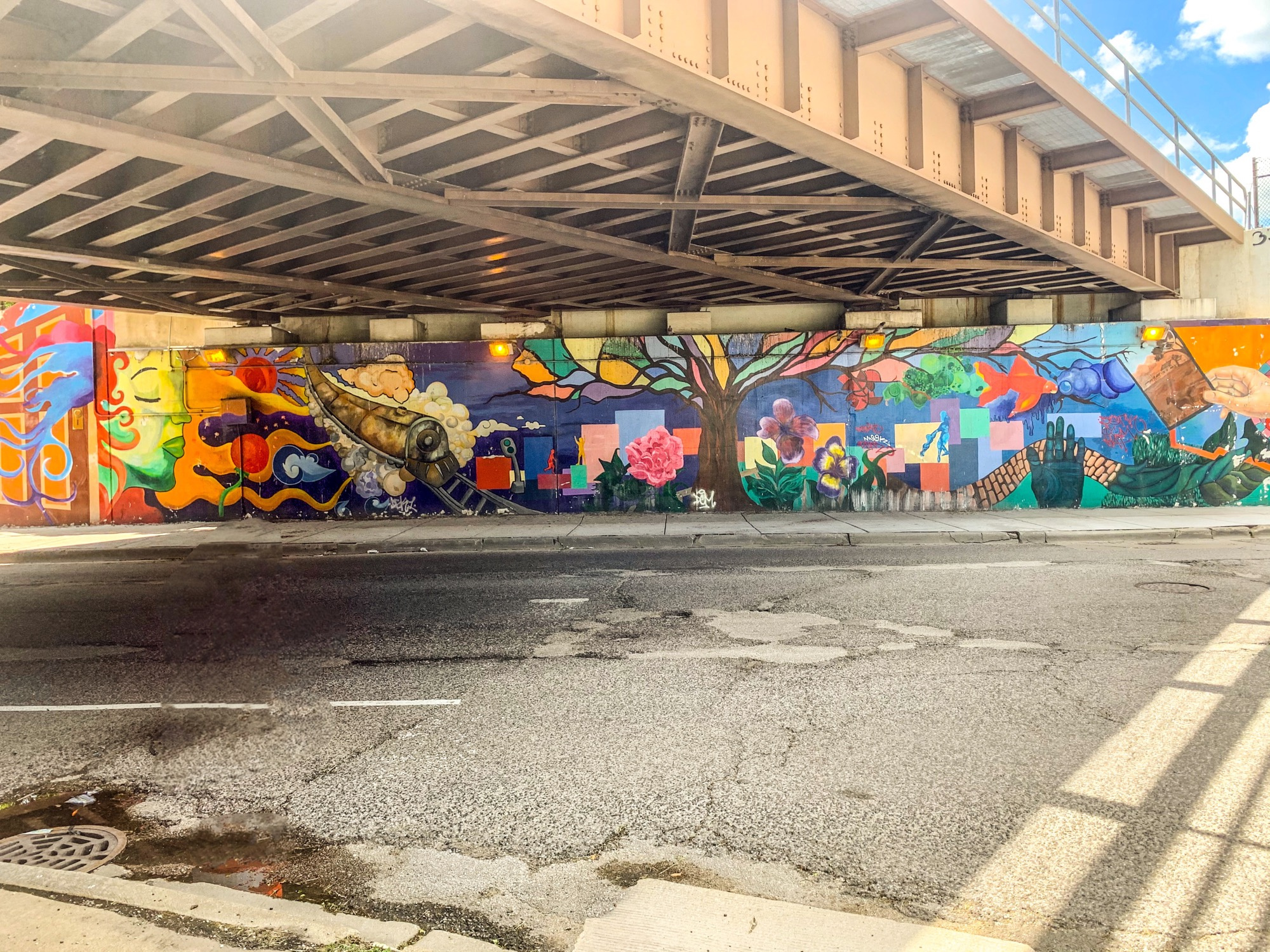 mural in Chicago by artist unknown.