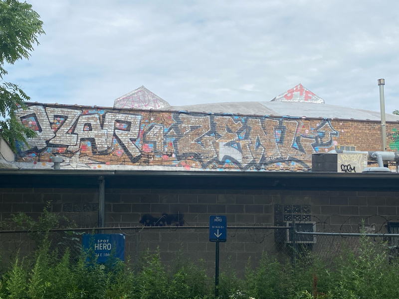 mural in Chicago by artist unknown.