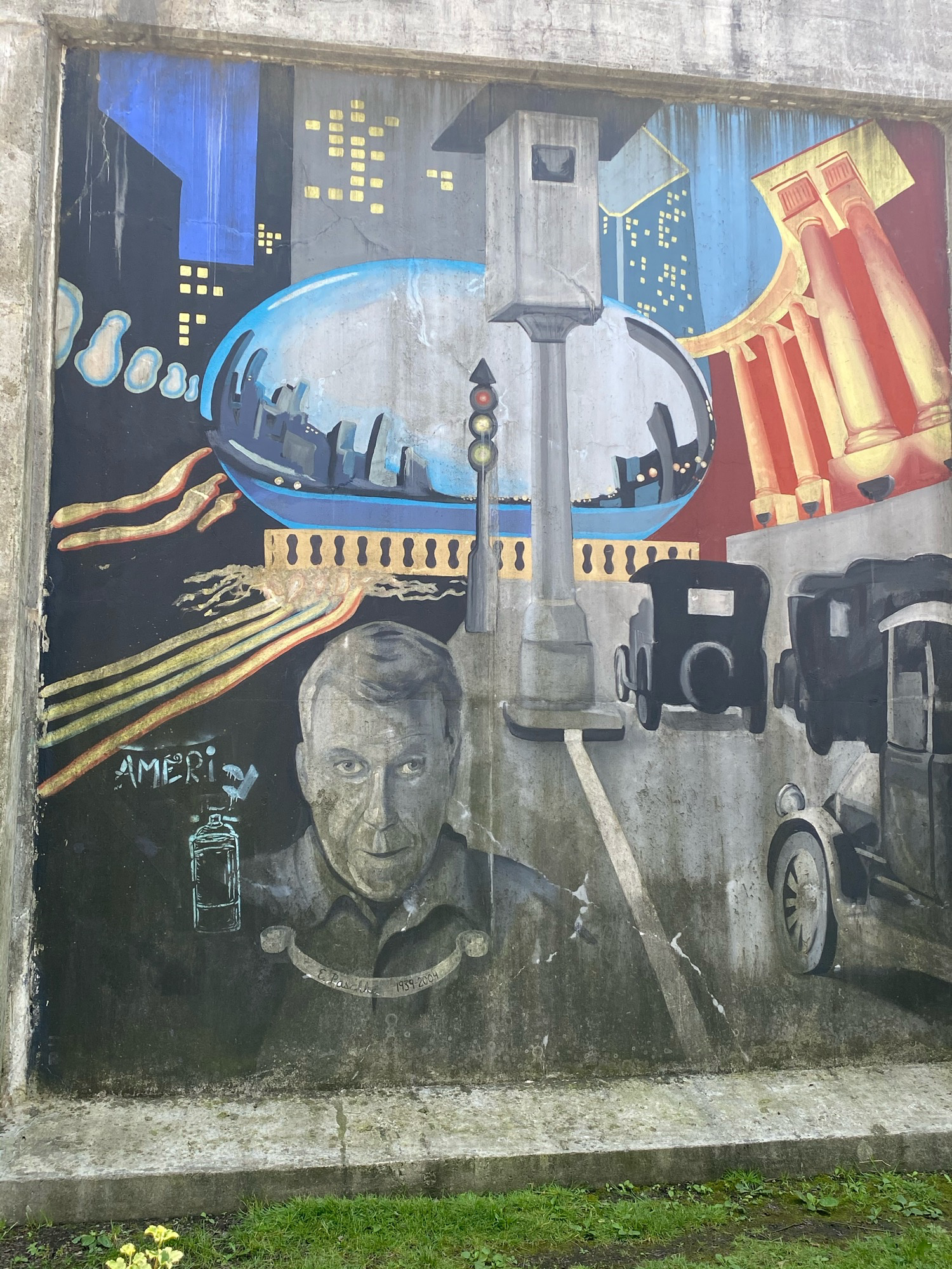 mural in Chicago by artist unknown.