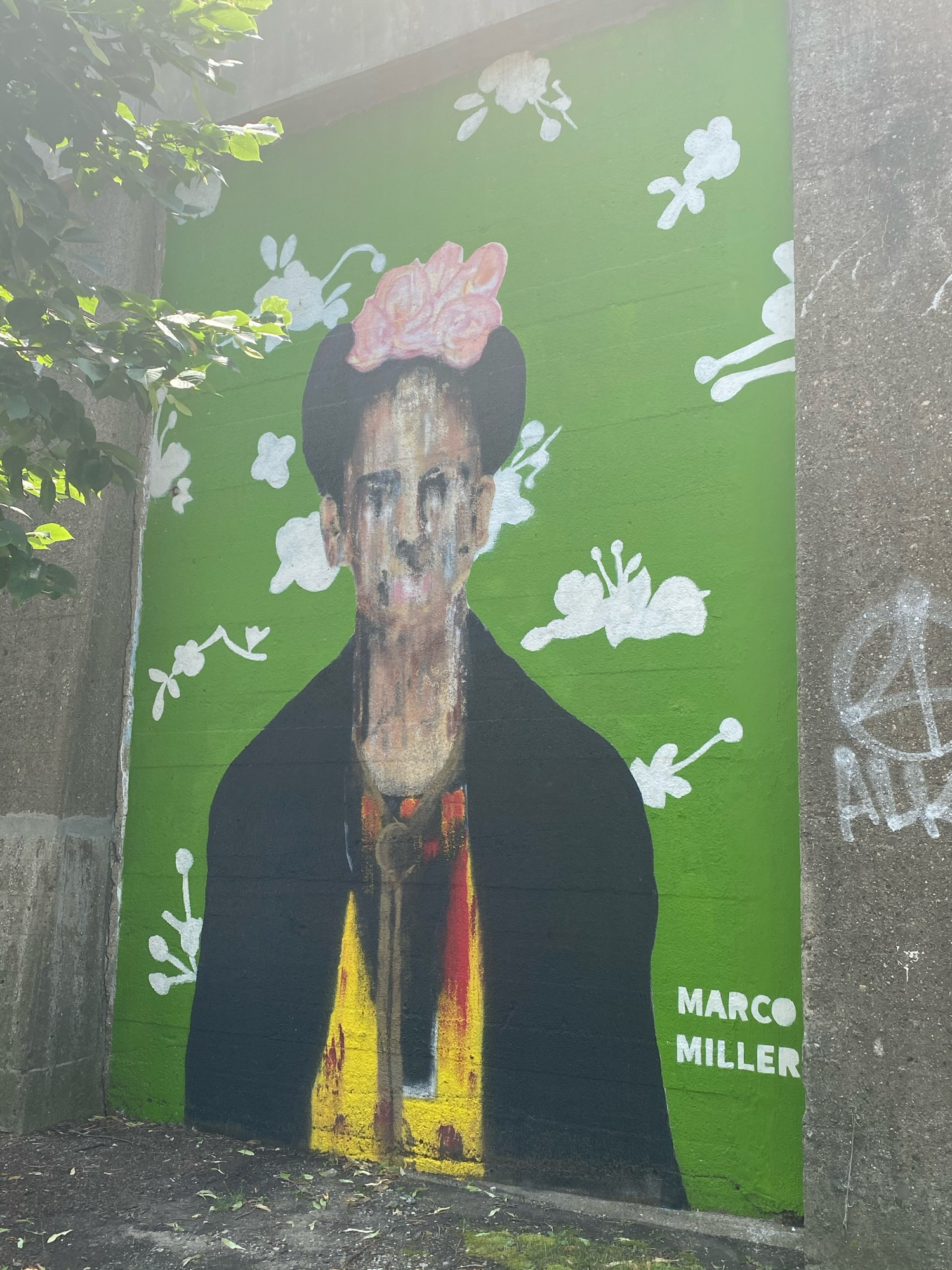 mural in Chicago by artist Marco Miller.