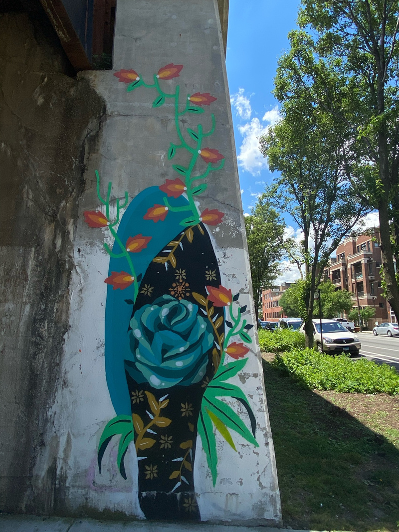 mural in Chicago by artist unknown.