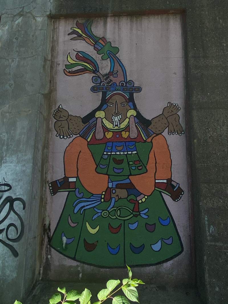 mural in Chicago by artist unknown.