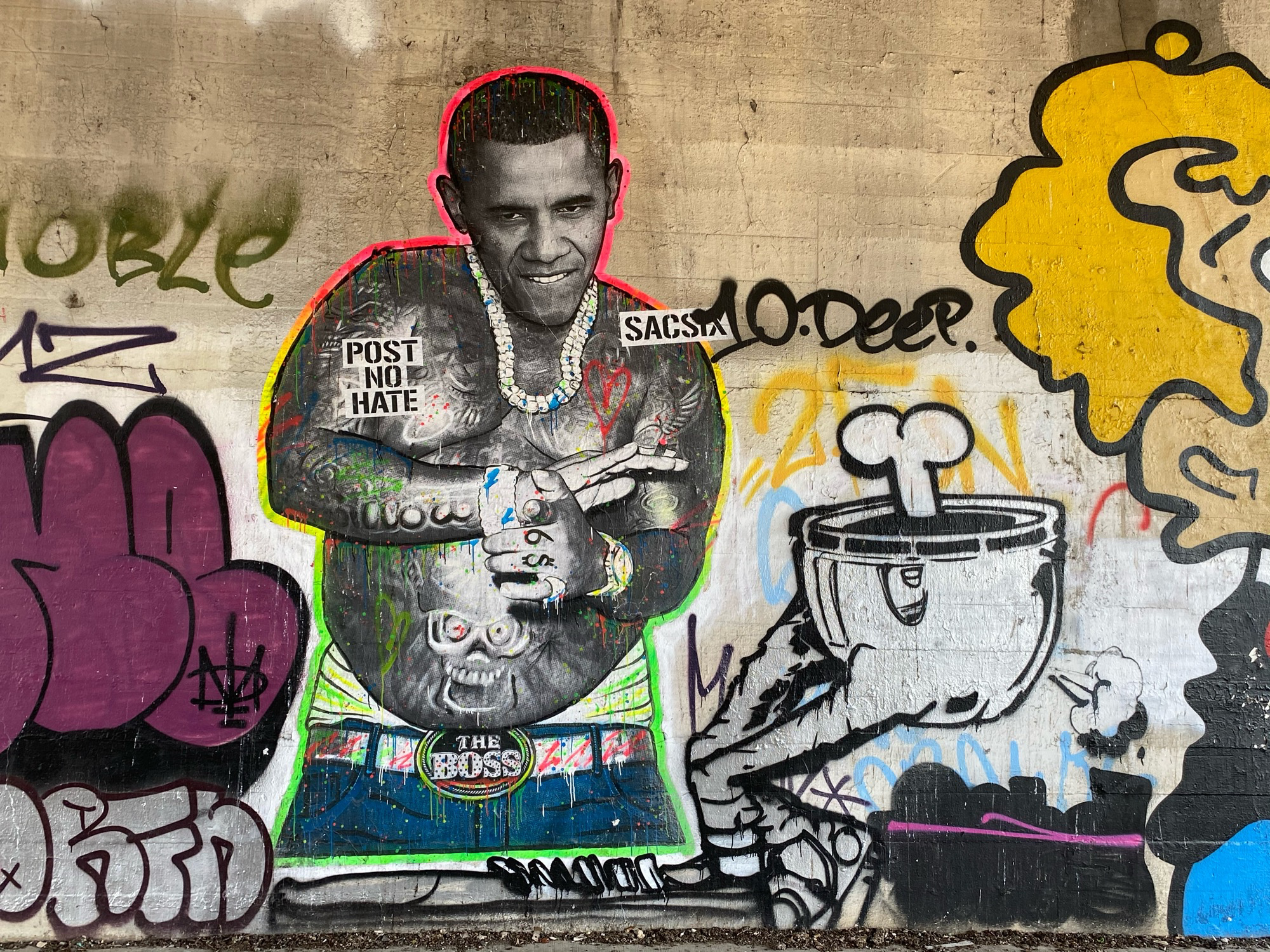 mural in Chicago by artist SacSix. Tagged: Barack Obama