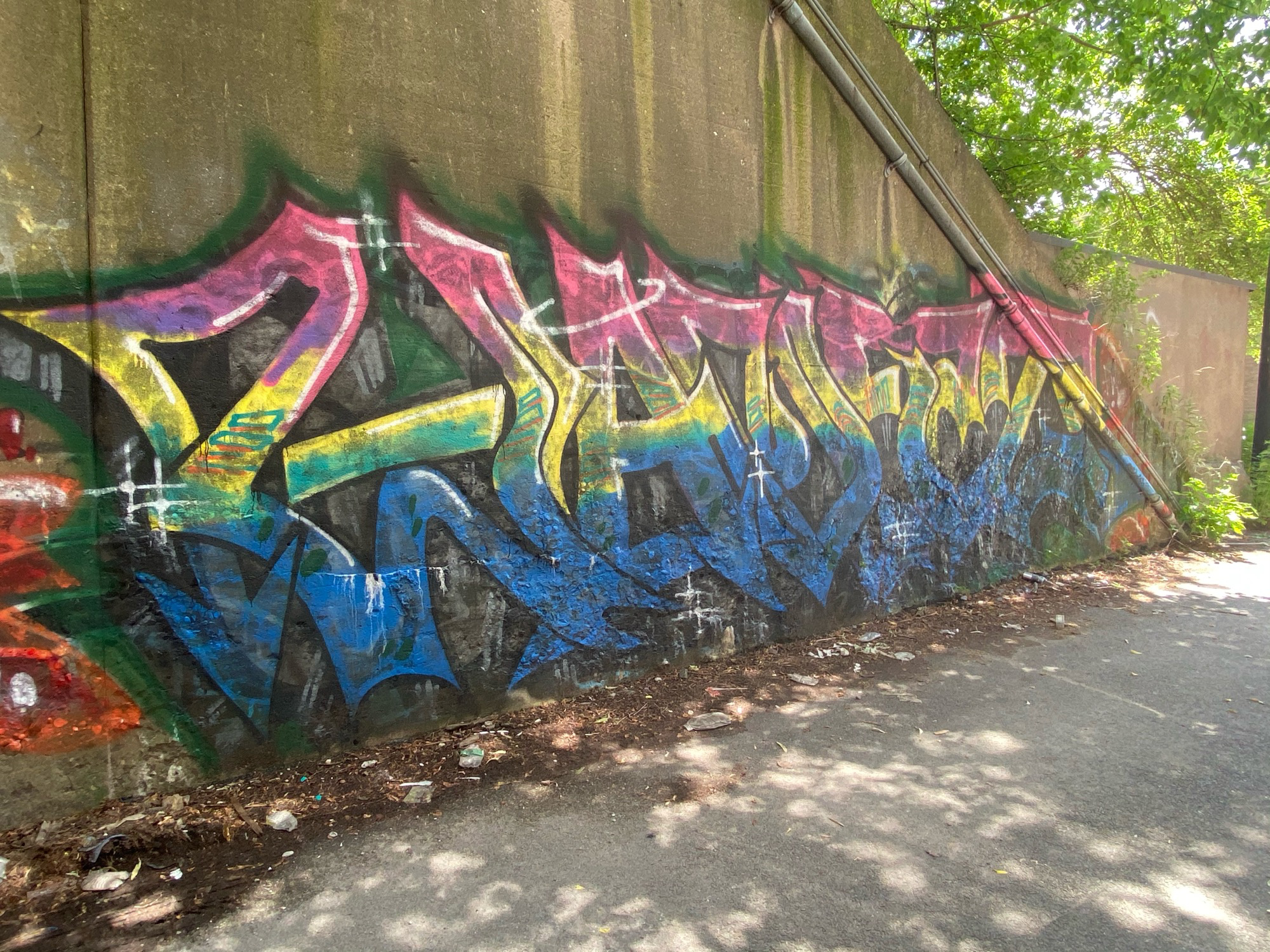 mural in Chicago by artist unknown.