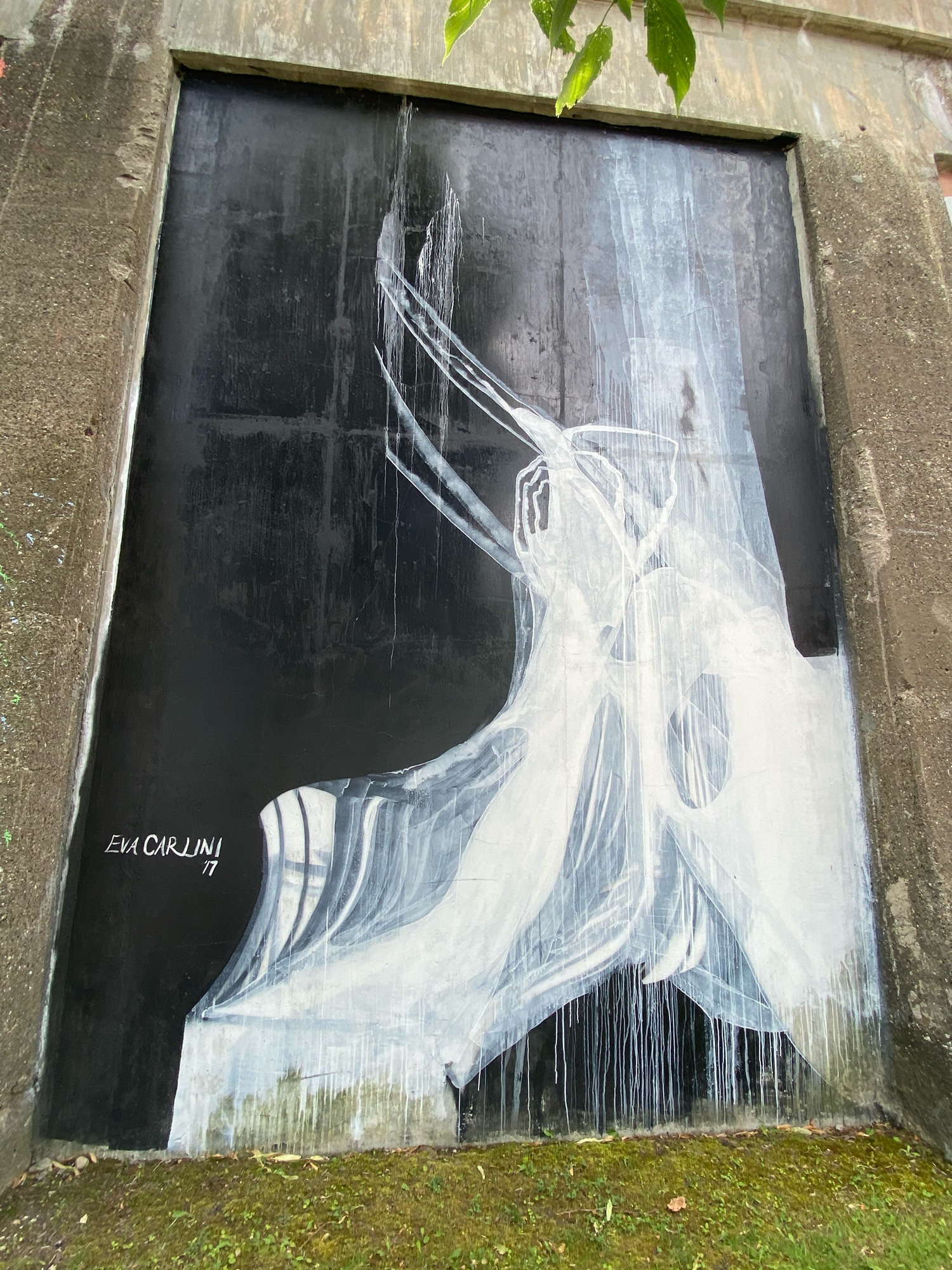 mural in Chicago by artist Eva Carlini.