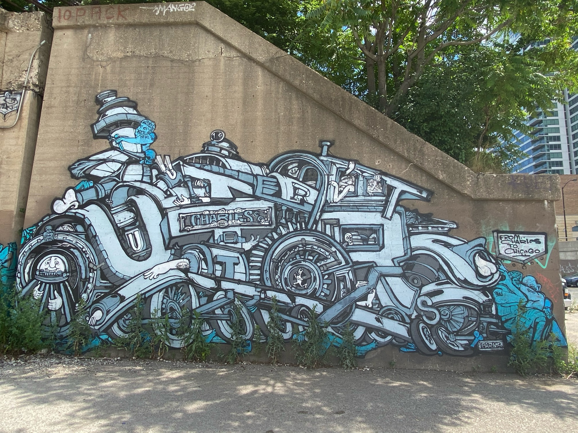 mural in Chicago by artist Uter.