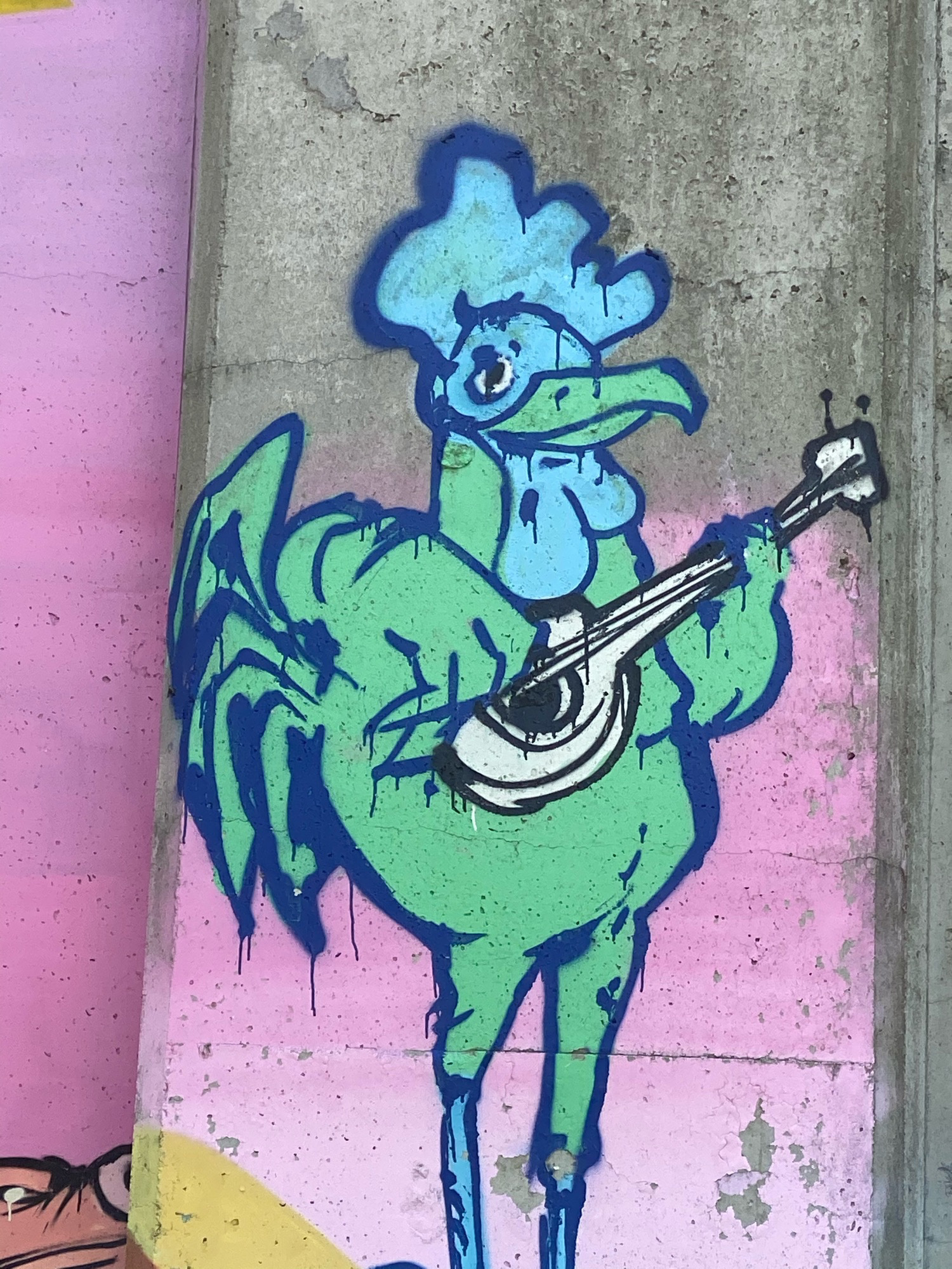 mural in Chicago by artist Uter.