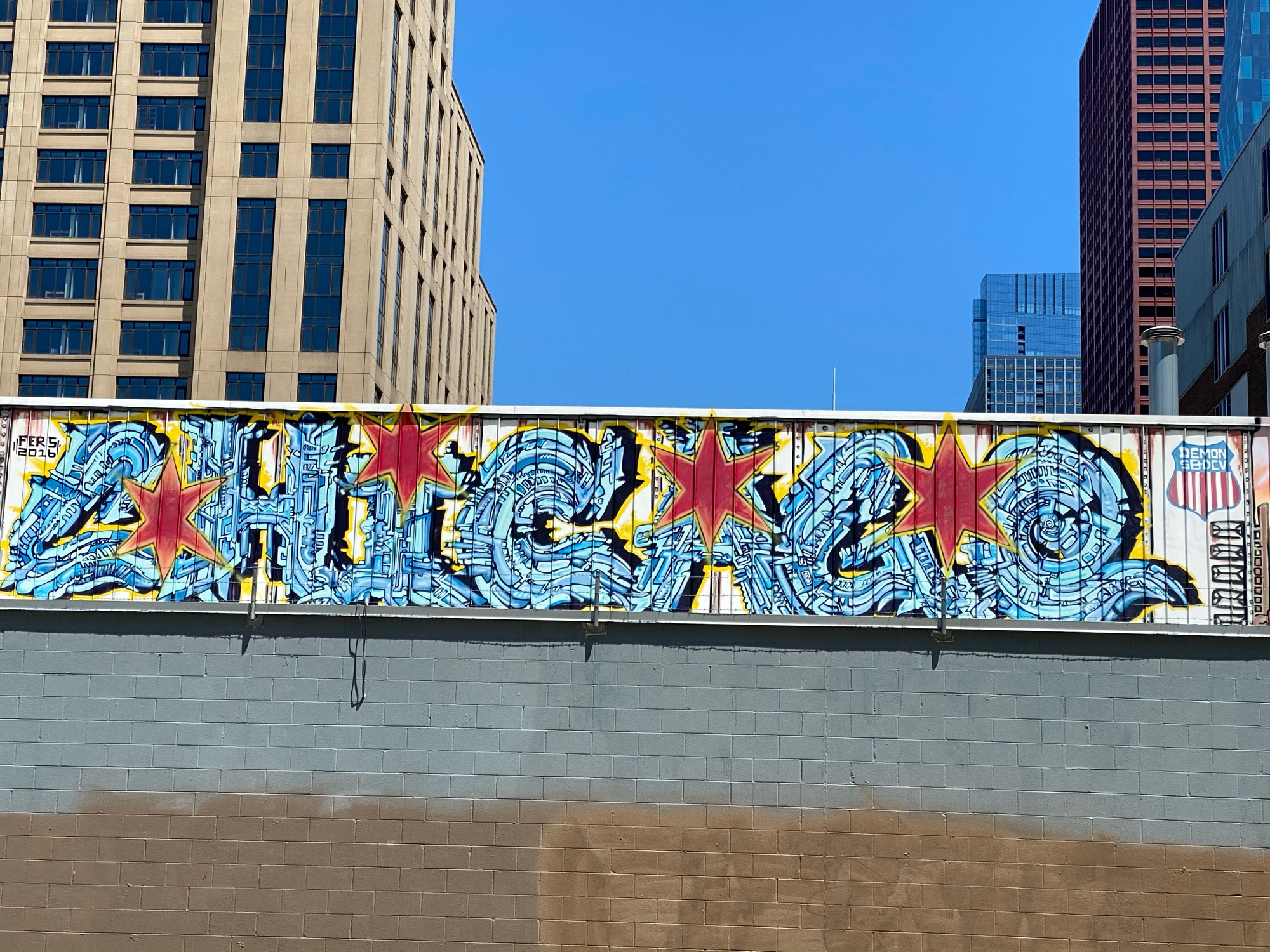mural in Chicago by artist unknown.
