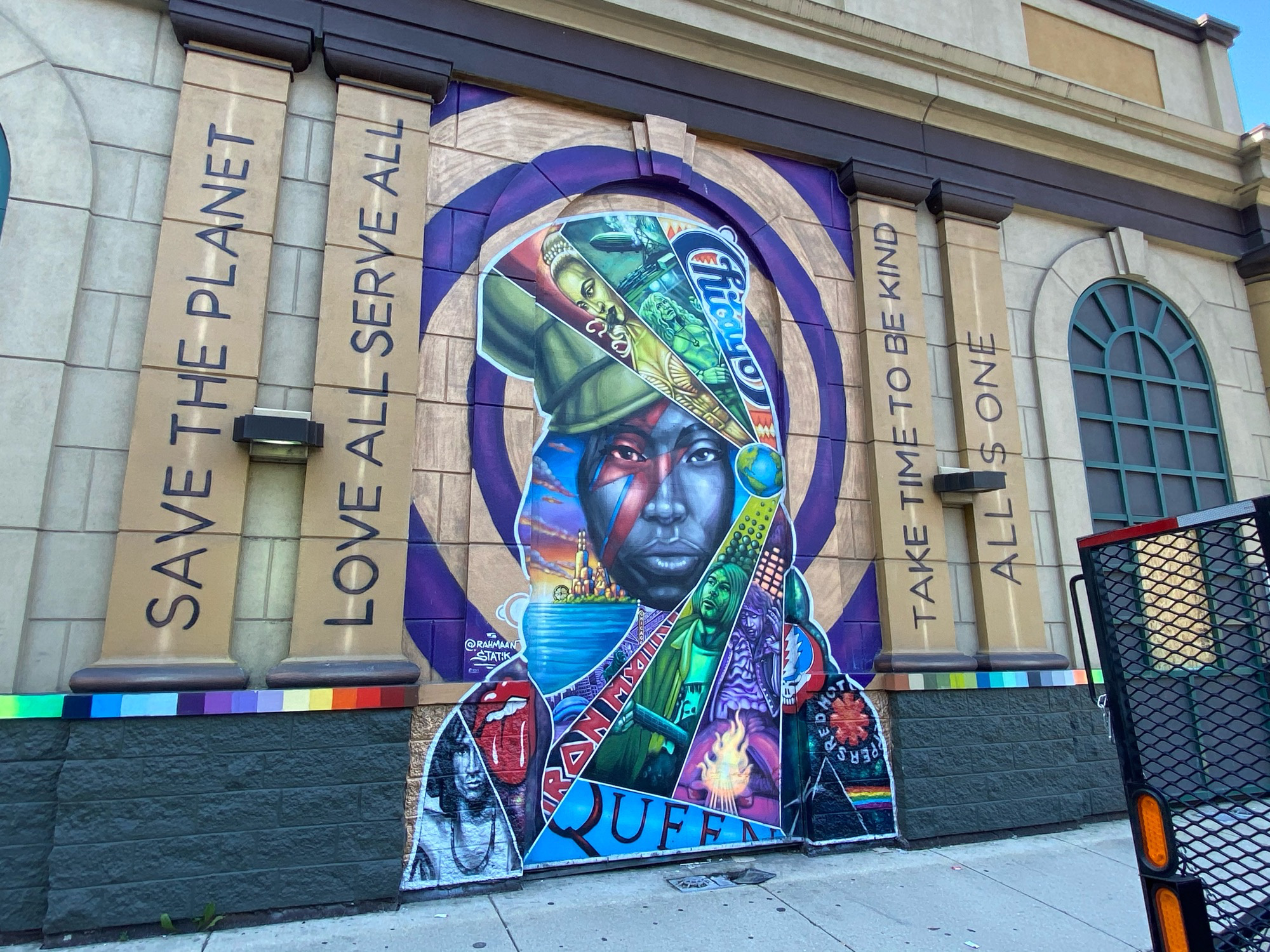 mural in Chicago by artist Rahmaan Statik.