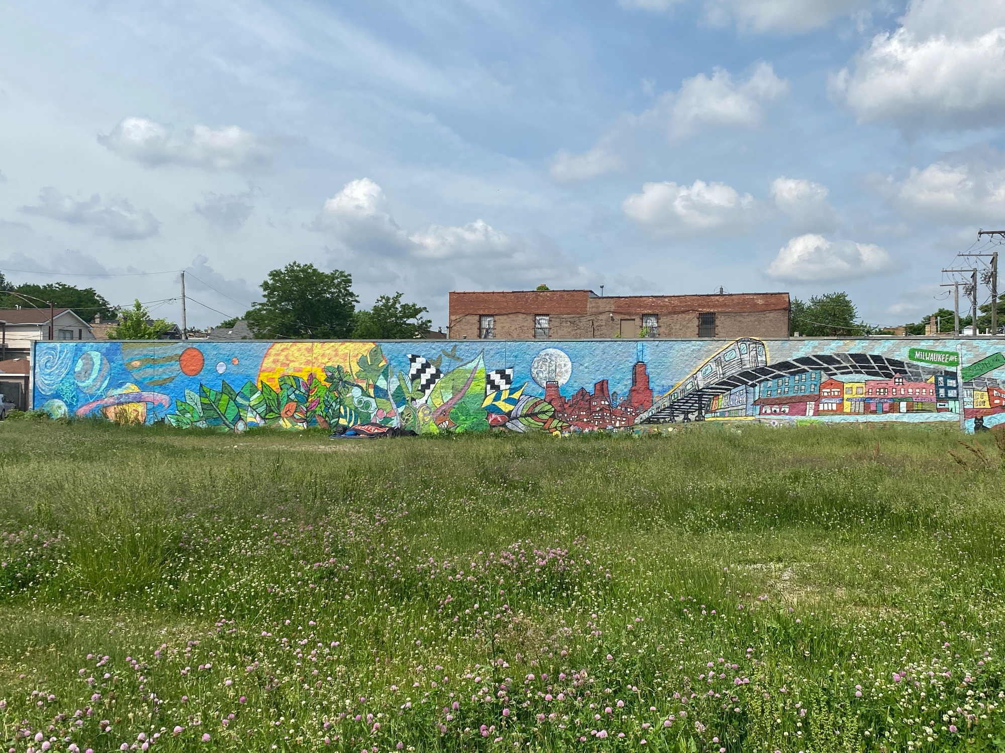 mural in Chicago by artist unknown.
