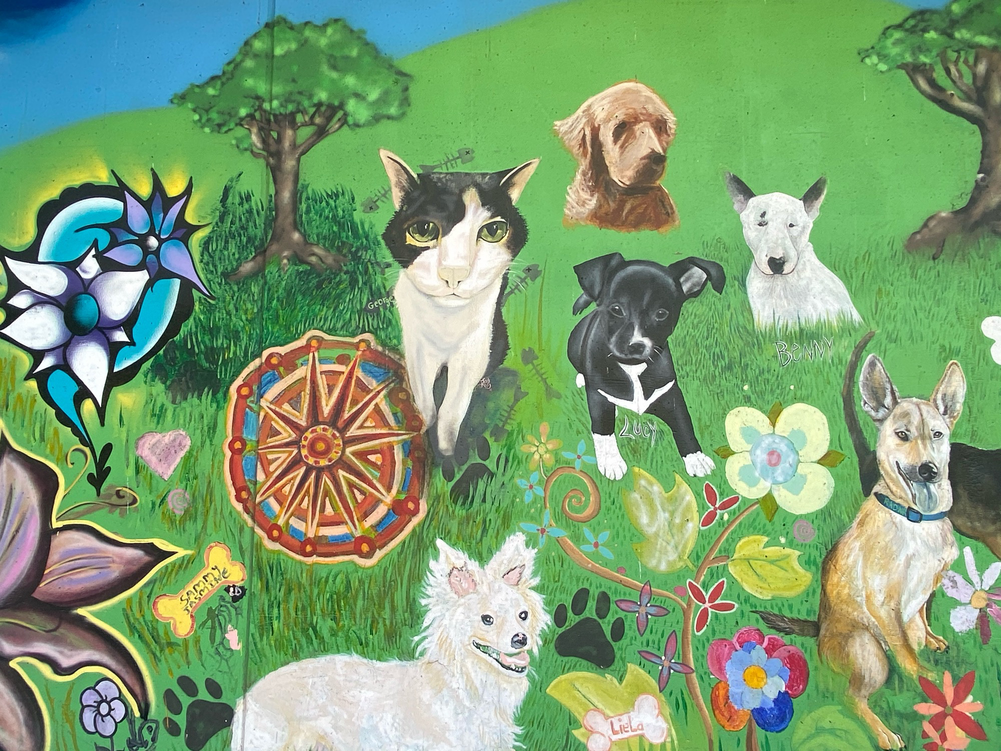 mural in Chicago by artist unknown.