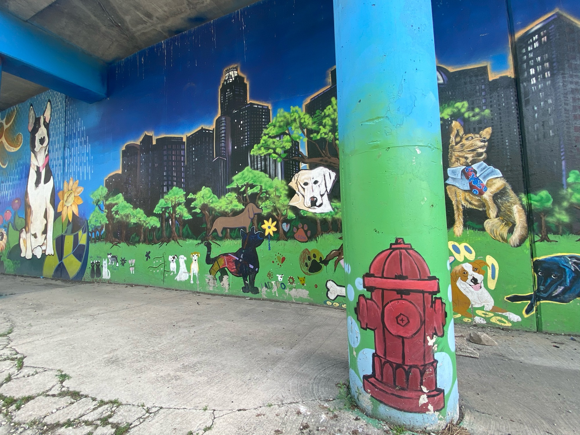 mural in Chicago by artist unknown.