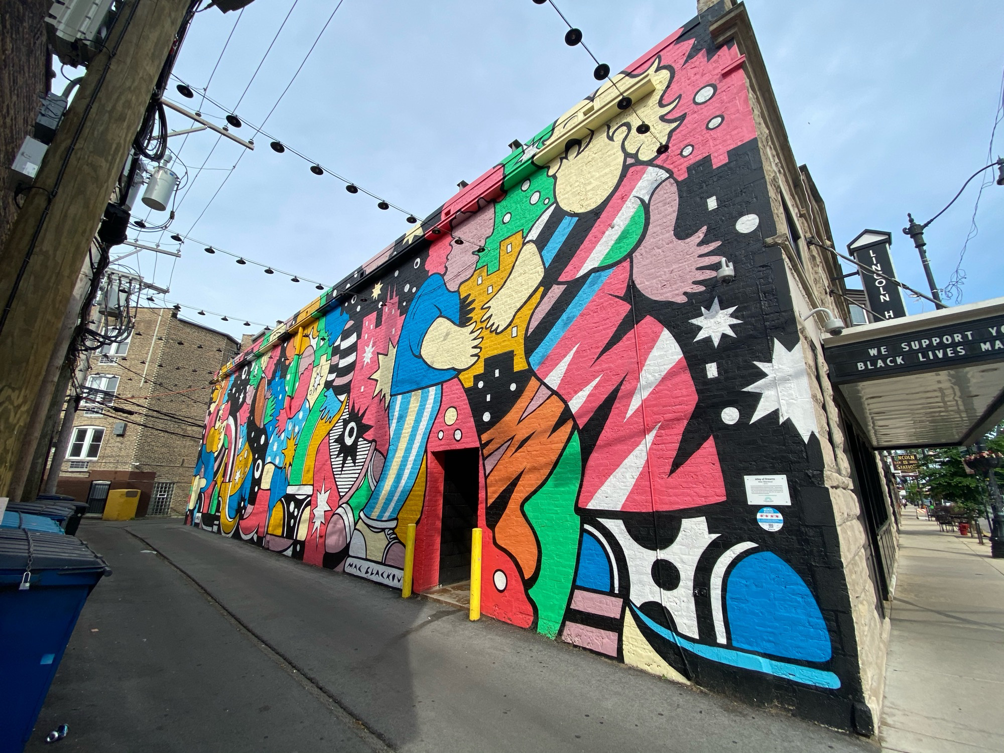 mural in Chicago by artist Mac Blackout.