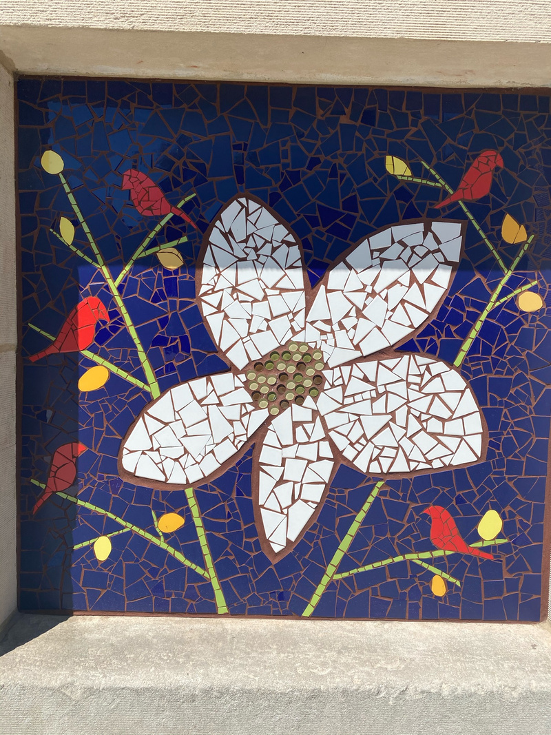 mural in Chicago by artist unknown.