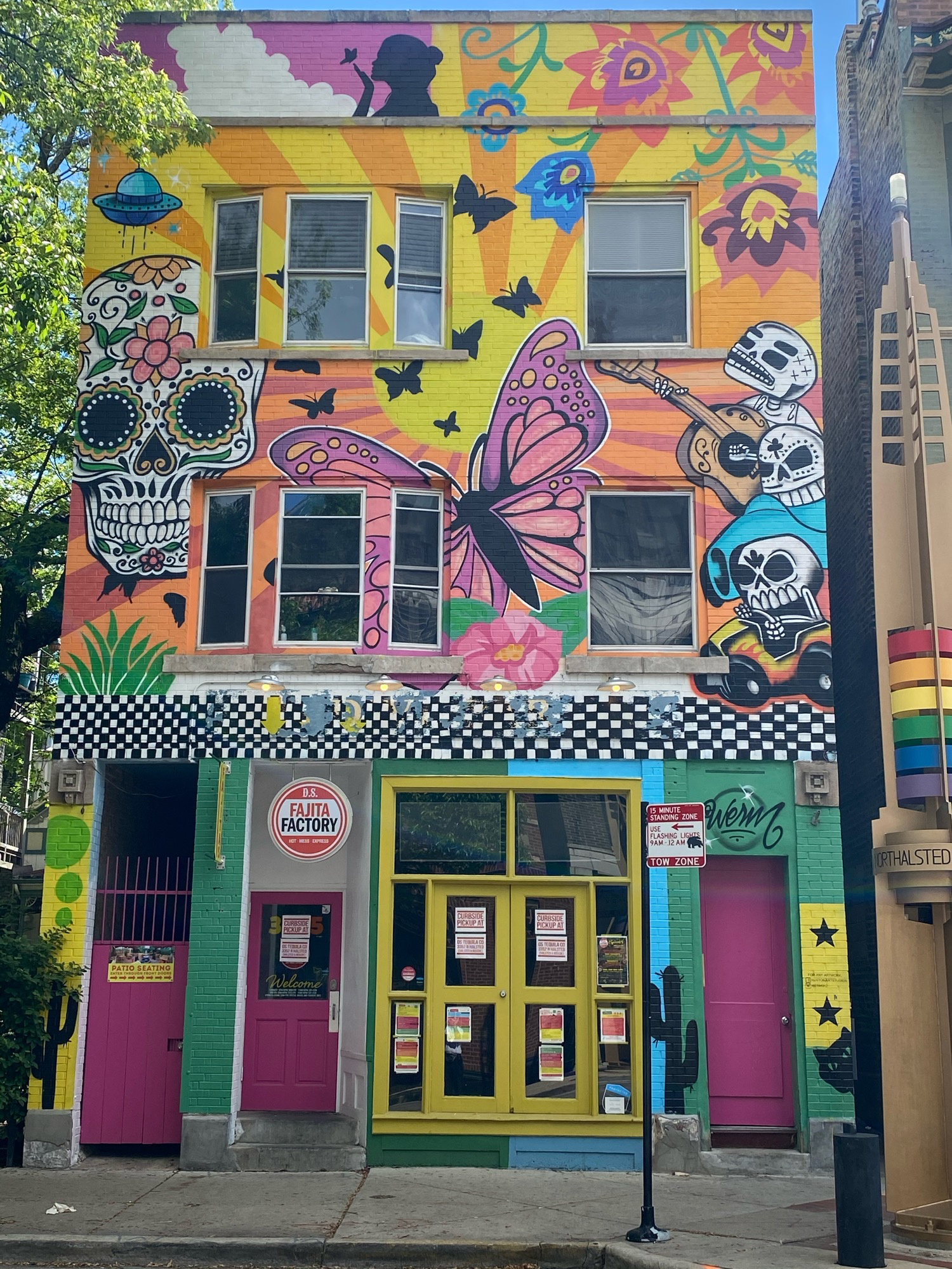 mural in Chicago by artist unknown.