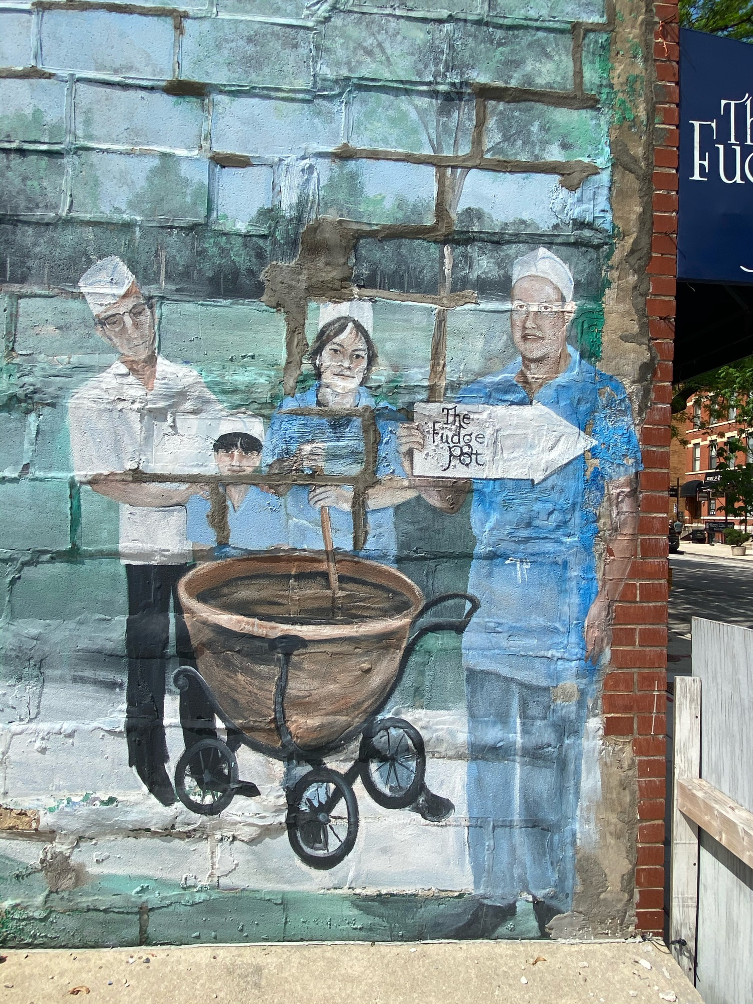 mural in Chicago by artist unknown.