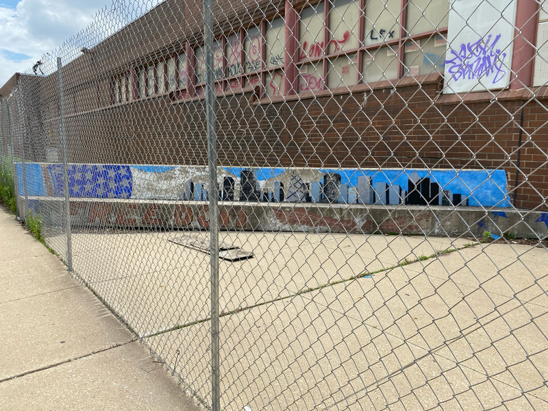 mural in by artist unknown.