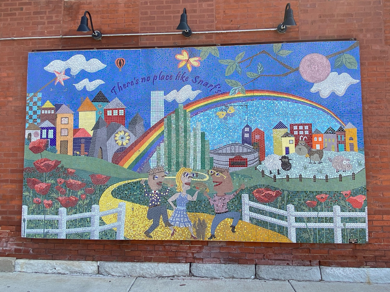 mural in by artist unknown.