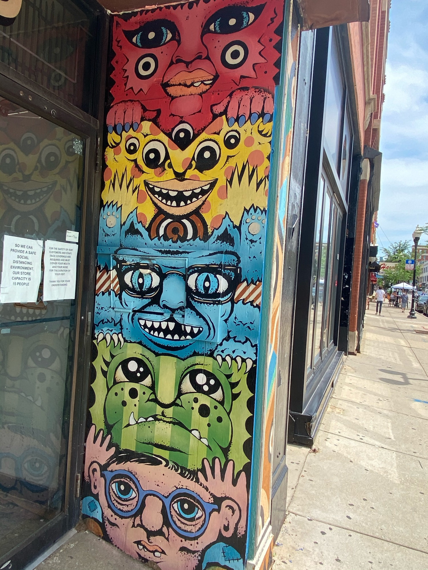 mural in Chicago by artist Mac Blackout.