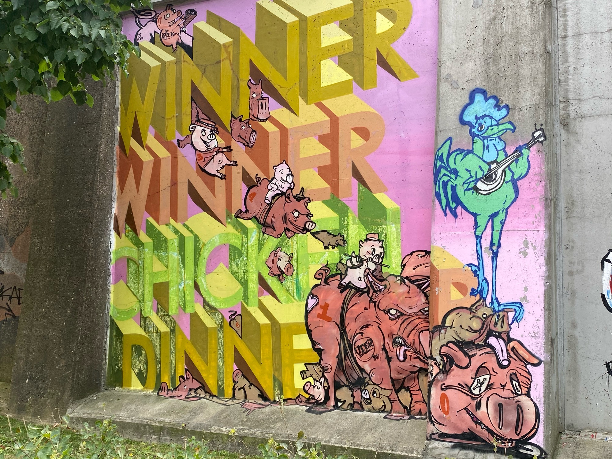 mural in Chicago by artist Uter.