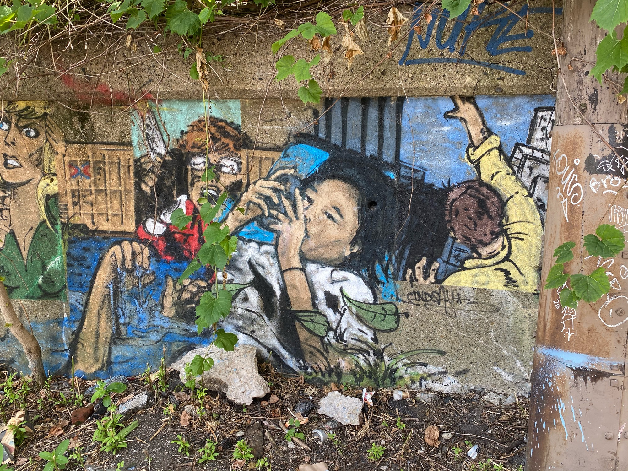 mural in Chicago by artist unknown.