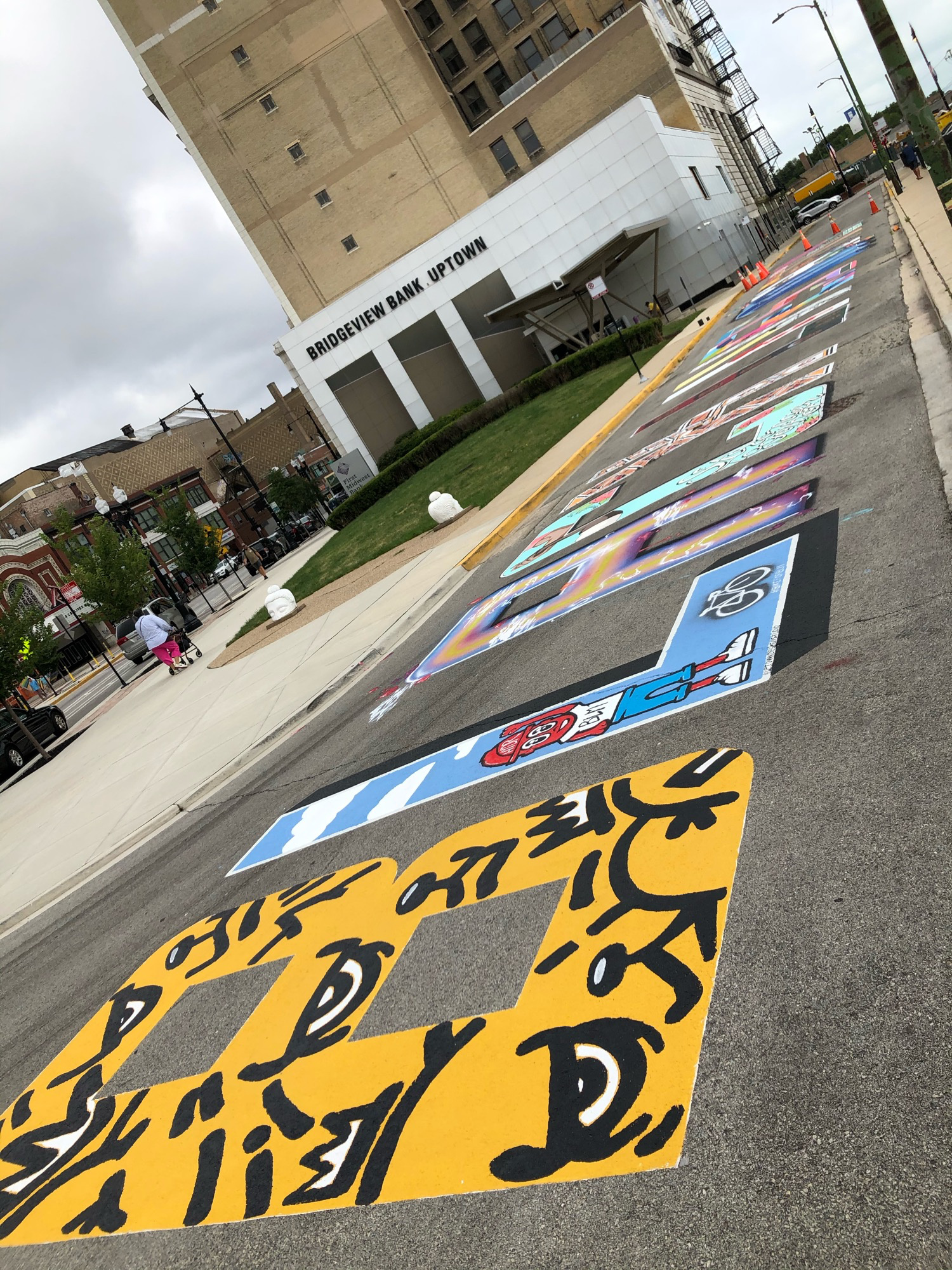 mural in Chicago by artist The Bear Champ.