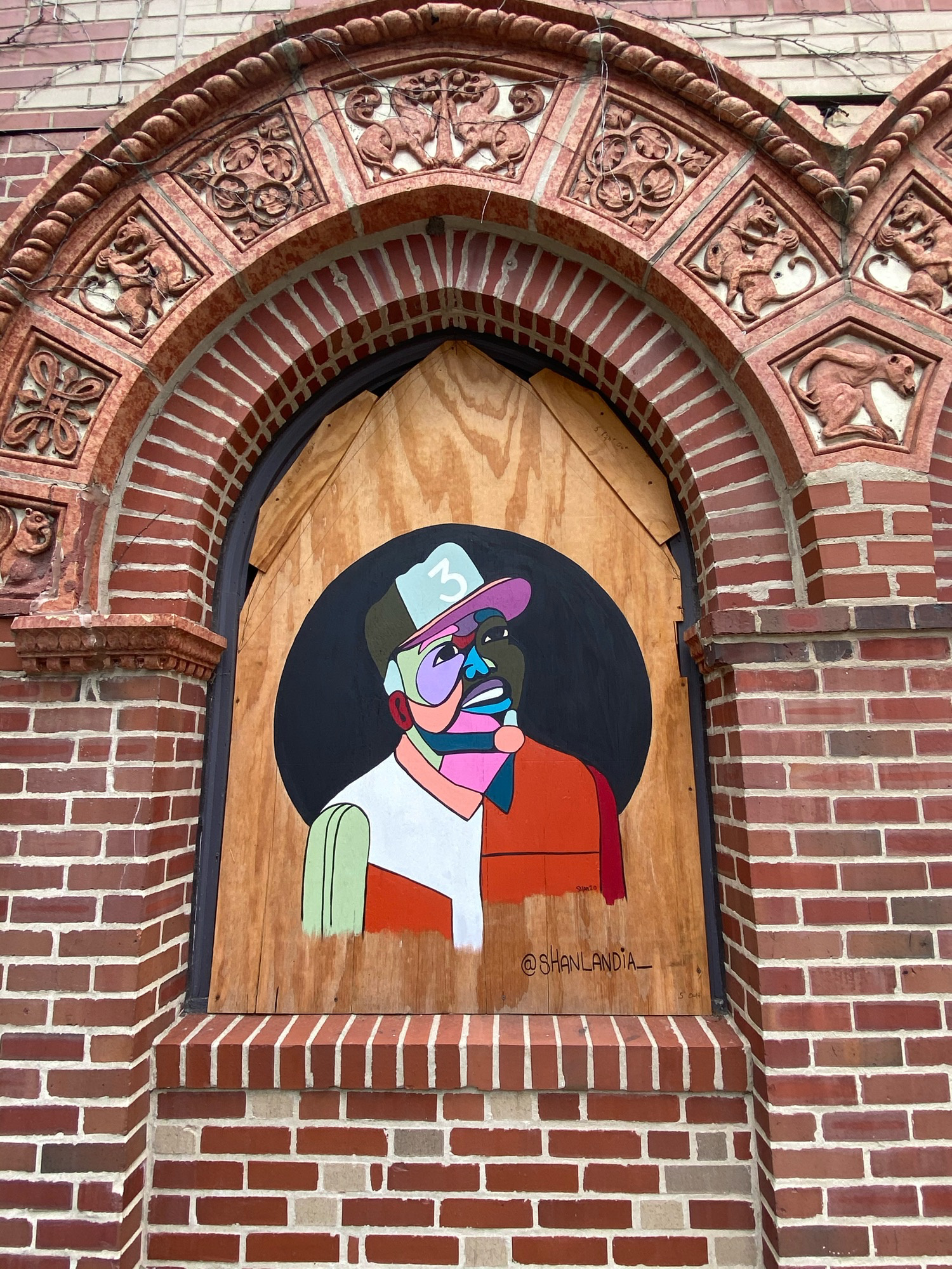 mural in Chicago by artist unknown.