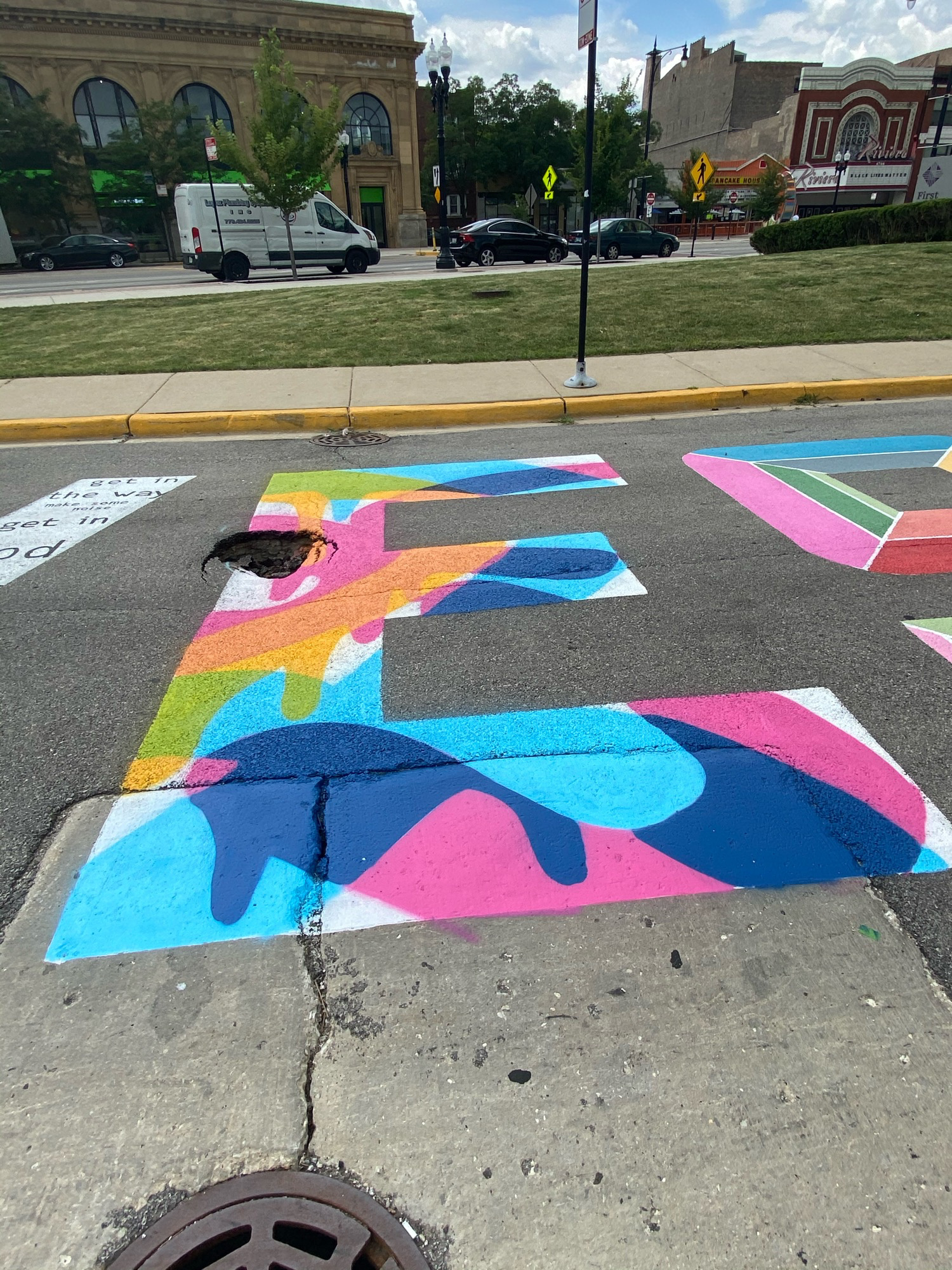 mural in Chicago by artist The Bear Champ.