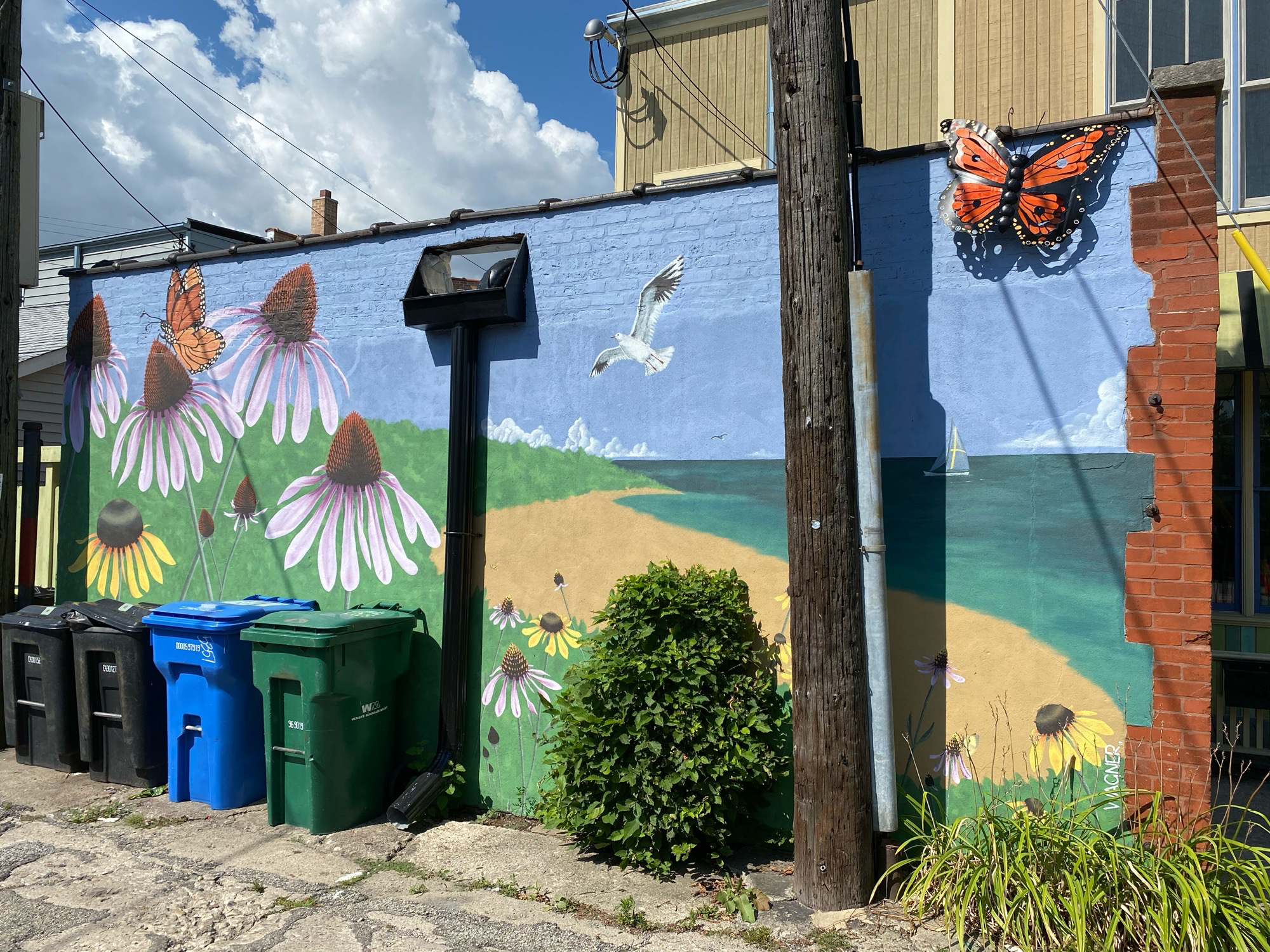 mural in Chicago by artist unknown.