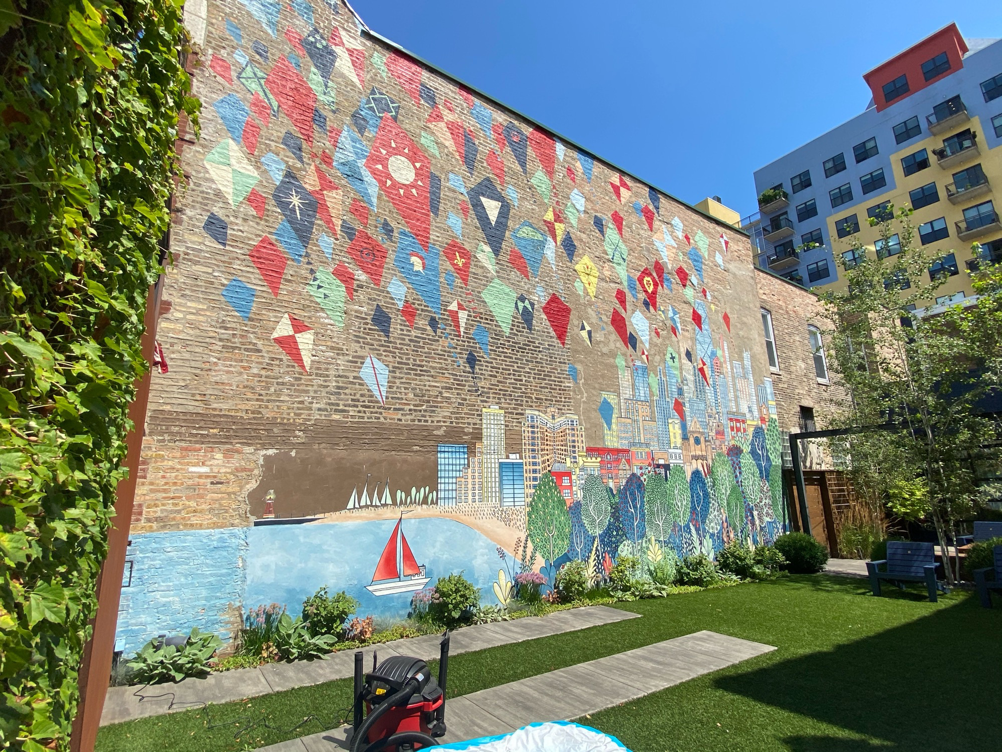 mural in Chicago by artist Ryan Tova Katz.